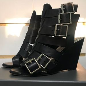 Vince Camuto Black Veg Vachetta Size 6